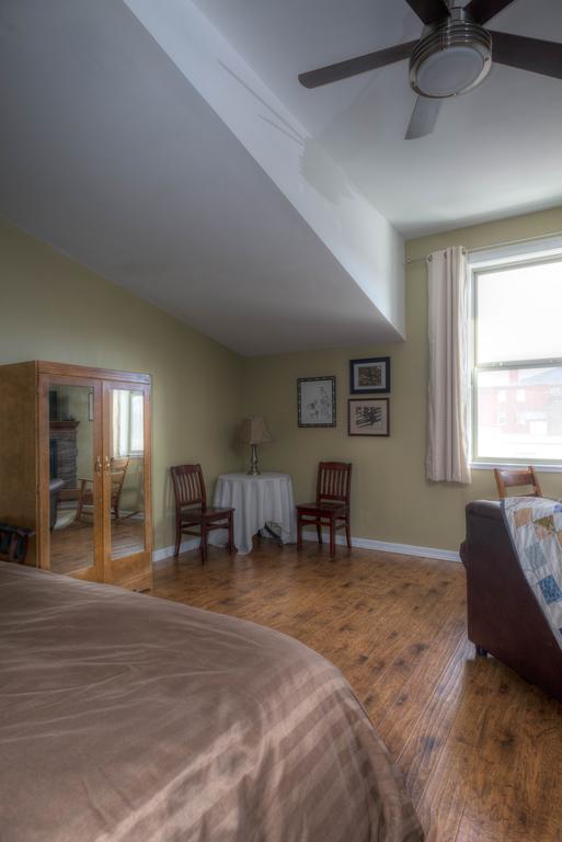 Country Encounters Accommodations Coleman Exterior foto